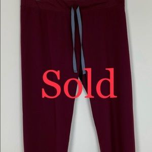 Figs Burgundy Scrub Pants Size Medium